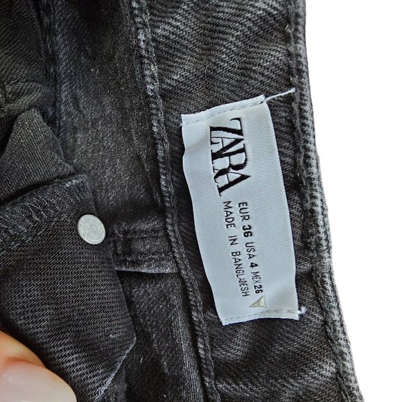 NWT ZARA Black Cut off Mom Jean Shorts size 4 or 36 - Picture 4 of 10